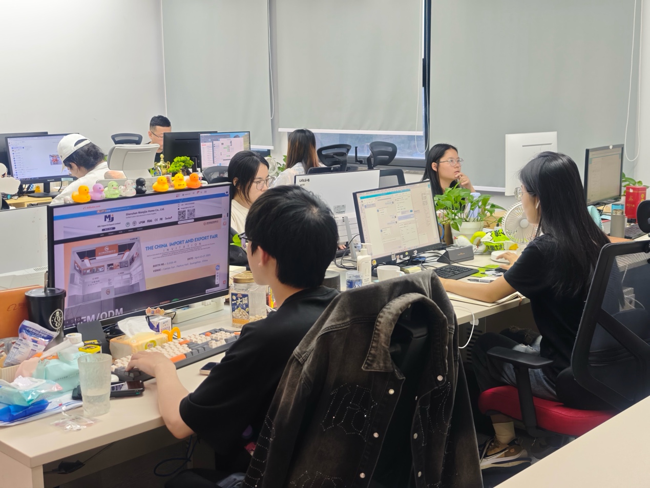 抓住90天出货窗口期！阿里国际站义乌商家：美国买家爽快下单30万双袜子