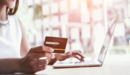 欧美向左，东南亚向右——从2021的跨境电商大环境变局说起