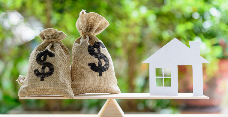 空中跨报|逆势增长：多重政策利好齐助推，跨境电商挑战中迅猛发展