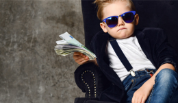 他借助这一点，在欧洲小语种市场把GMV做到60亿欧元