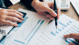 不甘心把錢都給中間商，他如何把家庭小作坊做成行業(yè)領頭羊