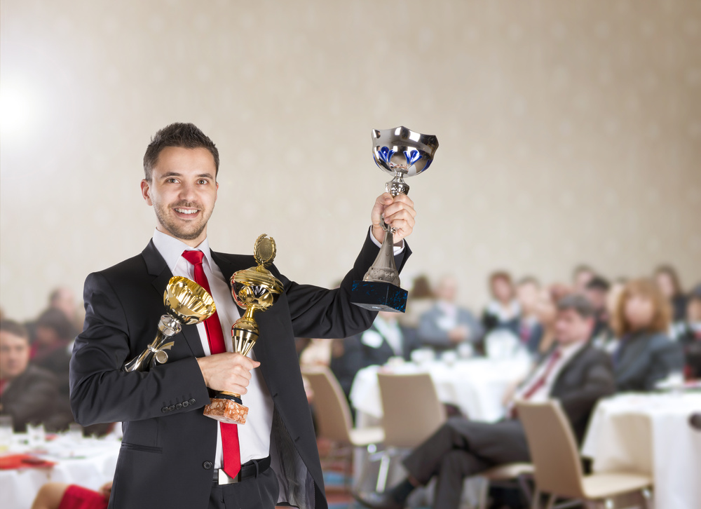 近千人穿越龙岗，跨境打卡