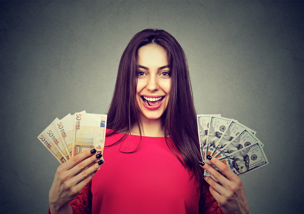 3年内业绩翻倍增长，看“服装界花木兰”怎么玩转外贸！