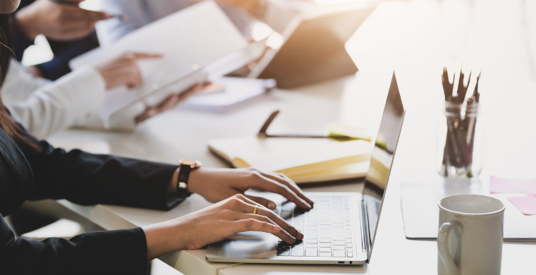 一款免费好用的关联词搜索工具