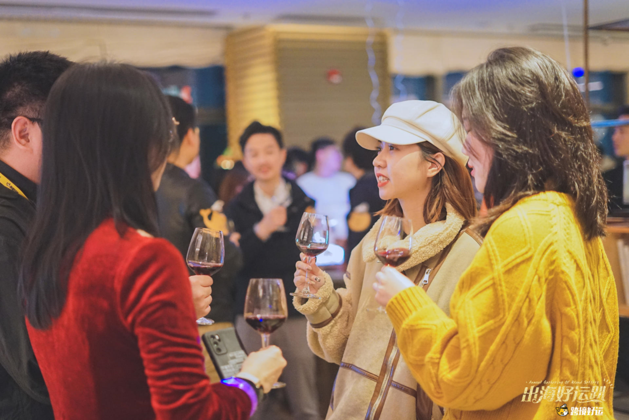 年营业额100万美金的跨境卖家才能参加的高端趴，到底在玩啥？