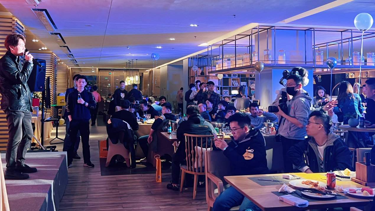 年营业额100万美金的跨境卖家才能参加的高端趴，到底在玩啥？