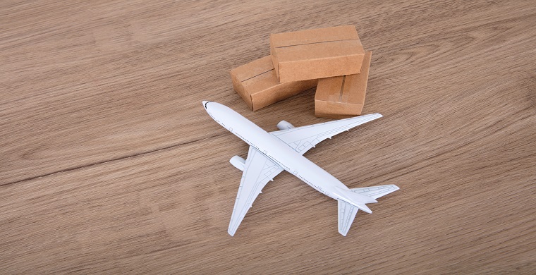 中国到泰国空运一公斤货物费用是多少，需要多久