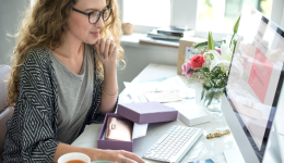 韩国50多岁群体，从“数码盲”变成“网络大户”