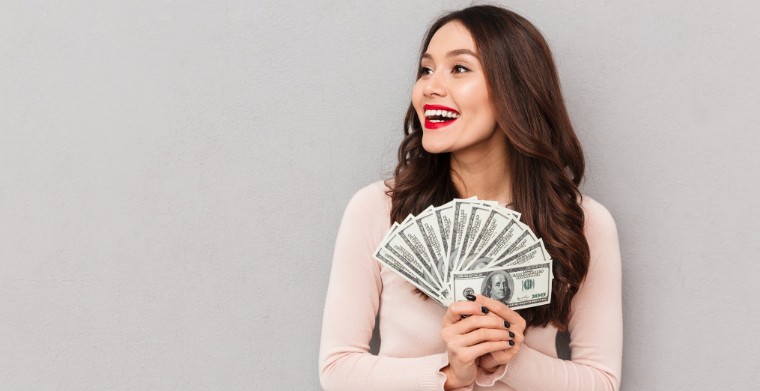 火了！一双“踩屎感”拖鞋能卖200元