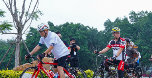 共绘海丝骑迹：海洋日，“碳”路者“益”骑出发！