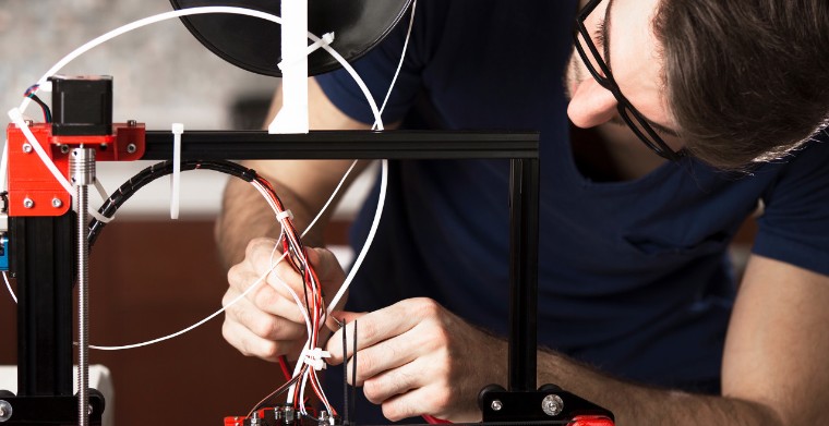 年出货量破百万！独立站是他下一个突破点