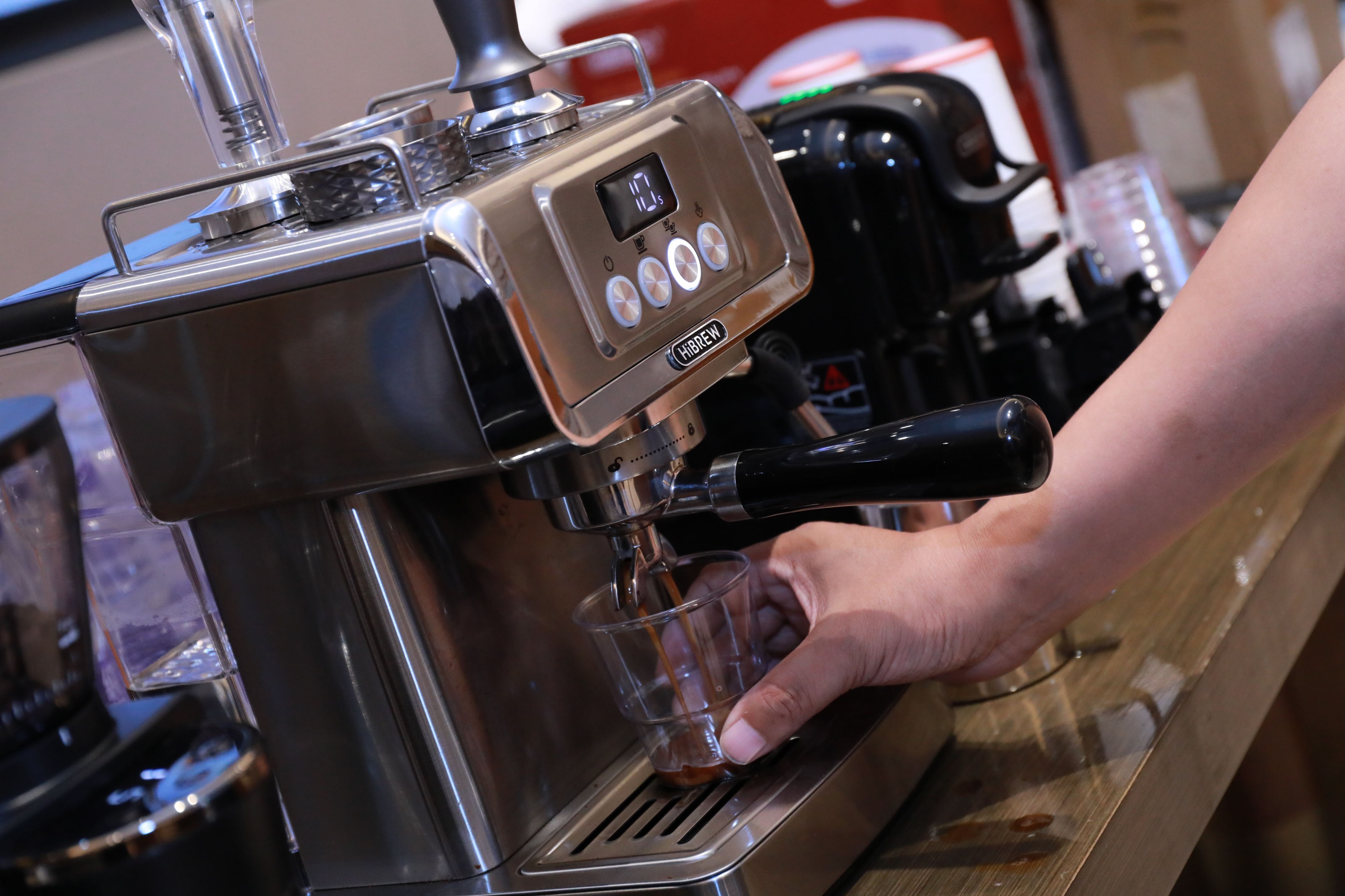 脱离价格战,中国“蚂蚁军团”出海