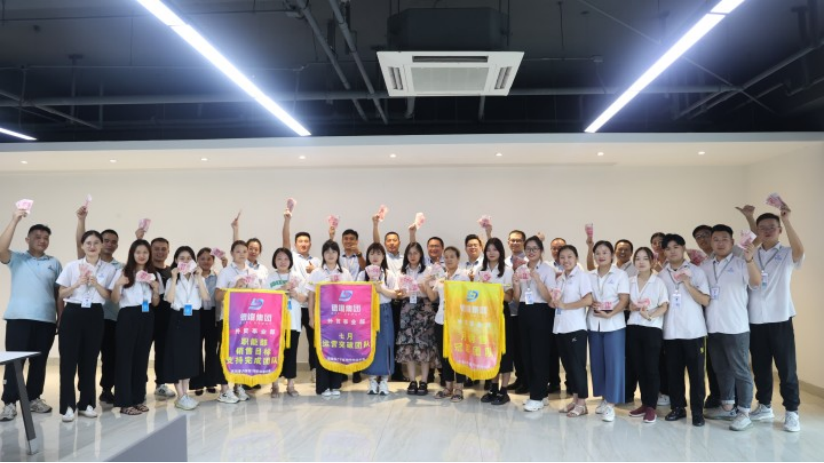 在不确定性中寻找希望,三位跨境人的年度关键词