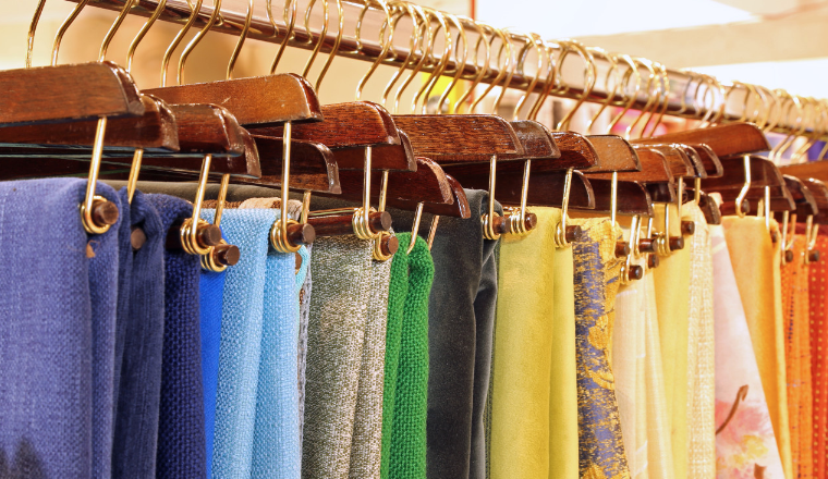 中东女性时尚趋势的演变！时尚购物平台促进服装市场增长