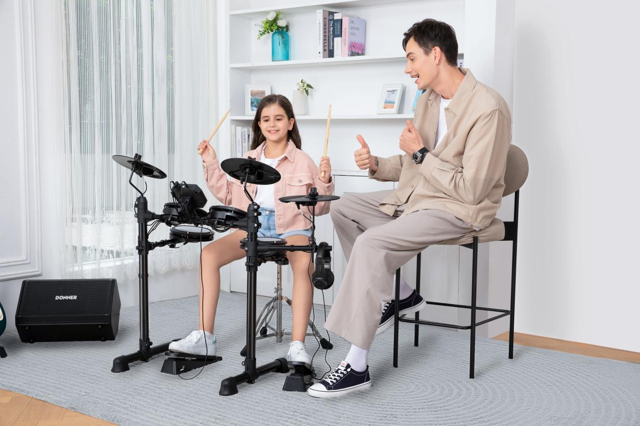 乐器品牌Donner：冷门赛道跑出的10亿级卖家 | 跨境名人堂第19期