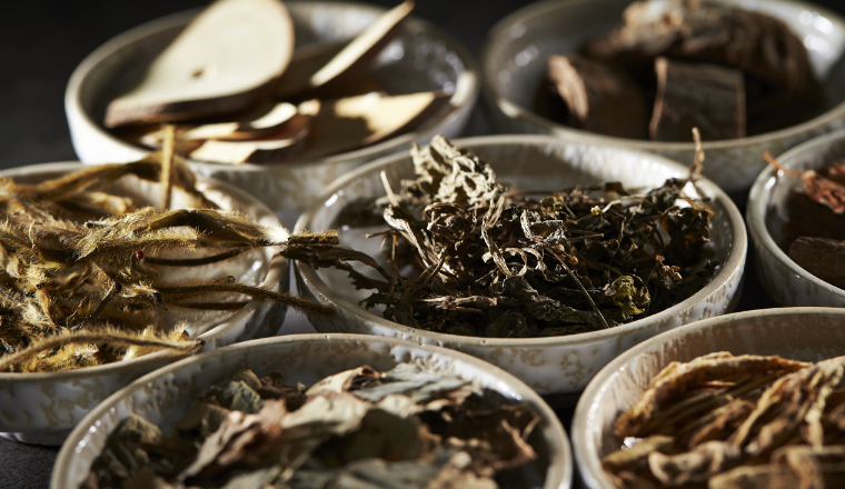 中药出海：勇敢者的“游戏”