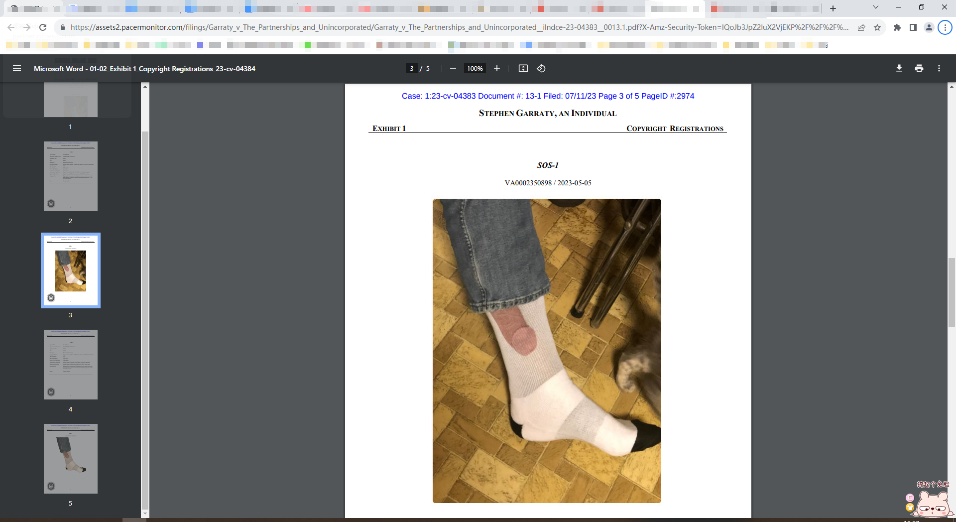 这谁顶得住！眼线模具、极简主义插画和起诉632家店铺的圣诞袜维权