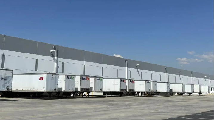 开仓了美西开新仓！CA 92509，450000平方英尺，1公里，4分钟