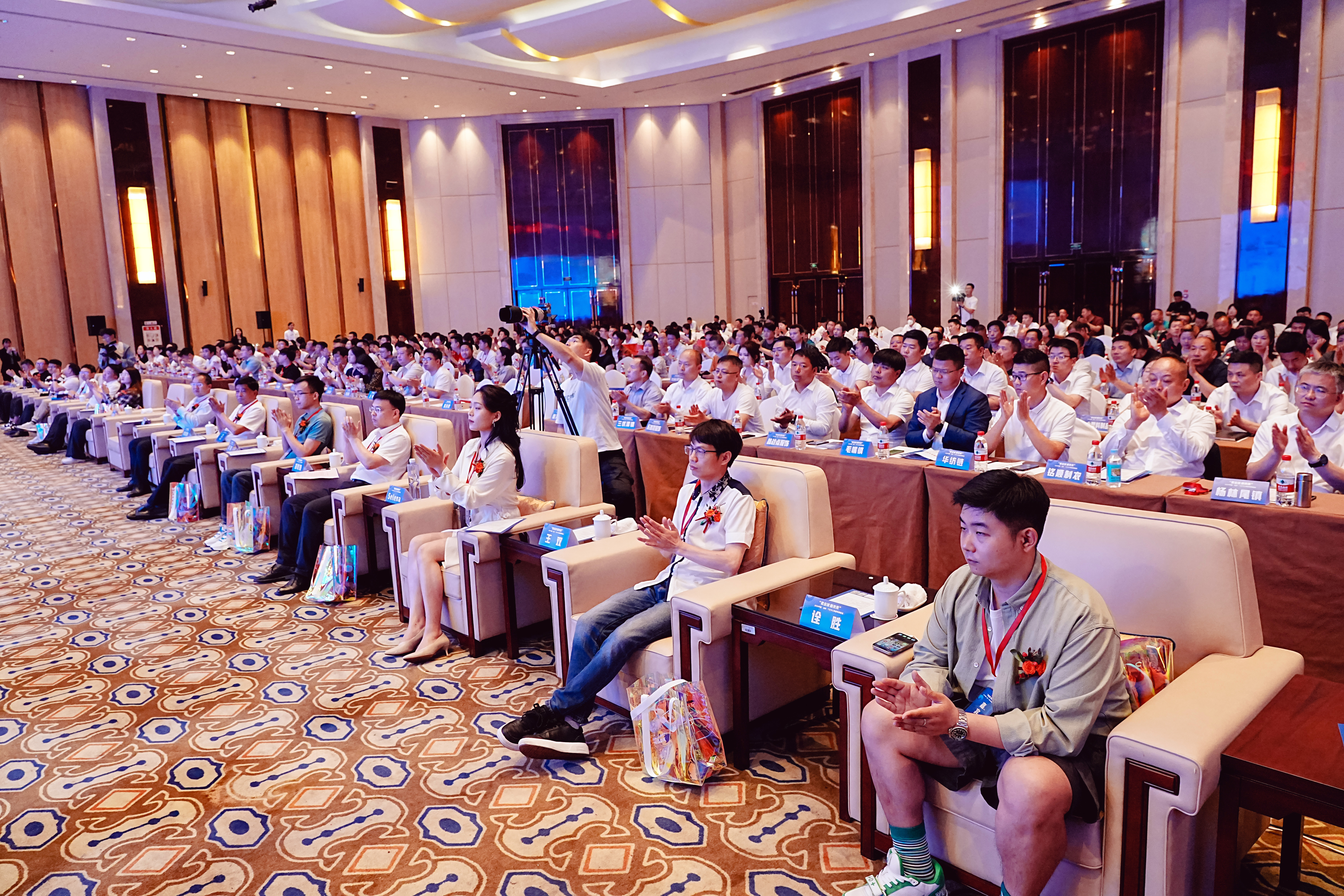 “卖全球，新未来”！2024中国·仙桃·TEMU跨境电商峰会成功举办！