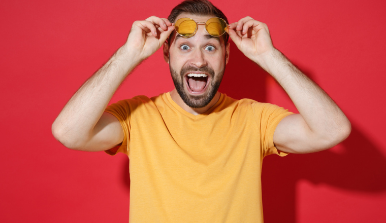 山东老板在海外卖灯，年销10亿