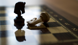 亚马逊“向下兼容”,谁的春天来了?