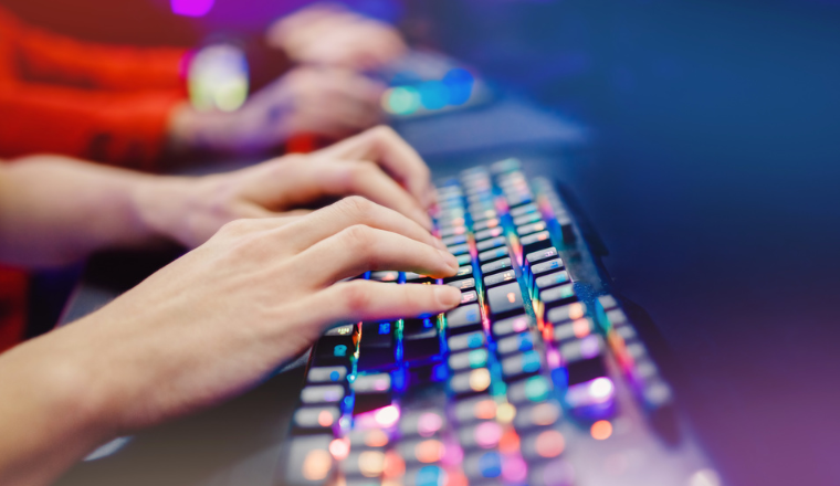 外观专利侵权预警：机械游戏键盘（近期下证）