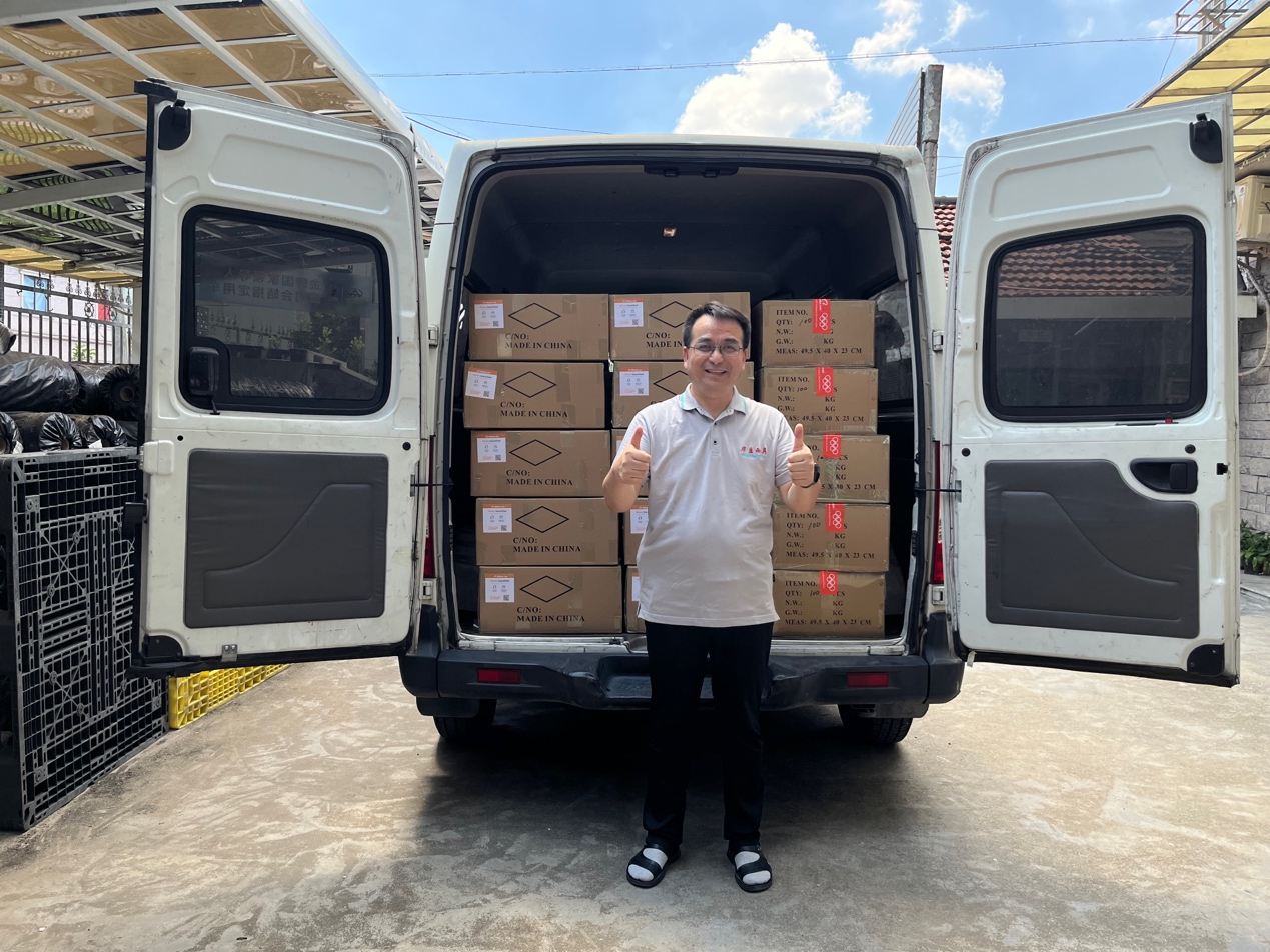 阿里国际站6000件雨衣“出征”奥运，浙江“雨衣哥”圆了“奥运梦”