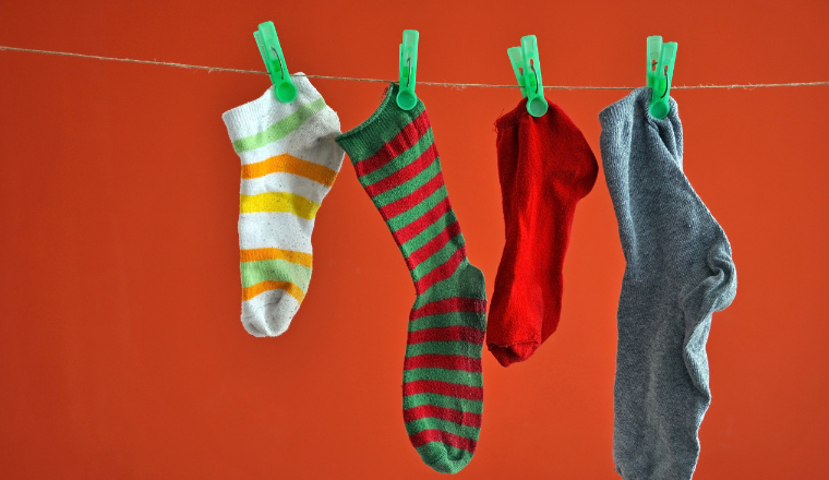 从30万卖到2.5亿！一年能卖上亿双！Bombas的营销复盘