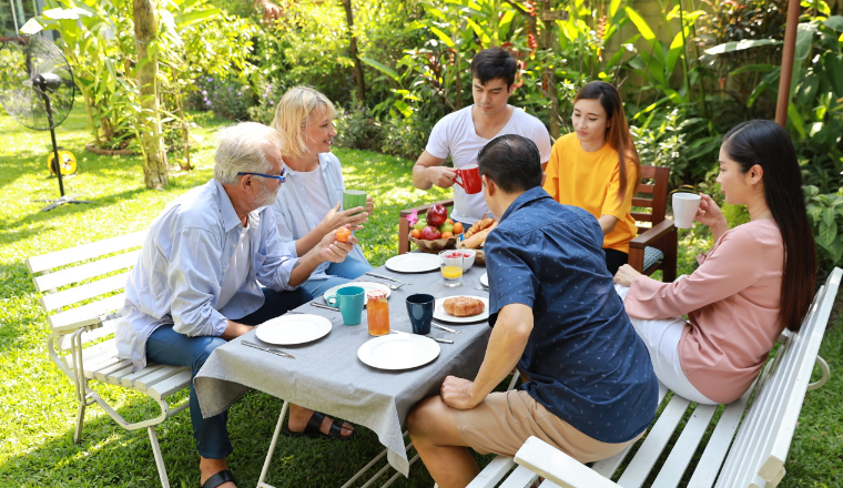 庭院遮阳出海：起售价1700元的阳伞在亚马逊遭哄抢