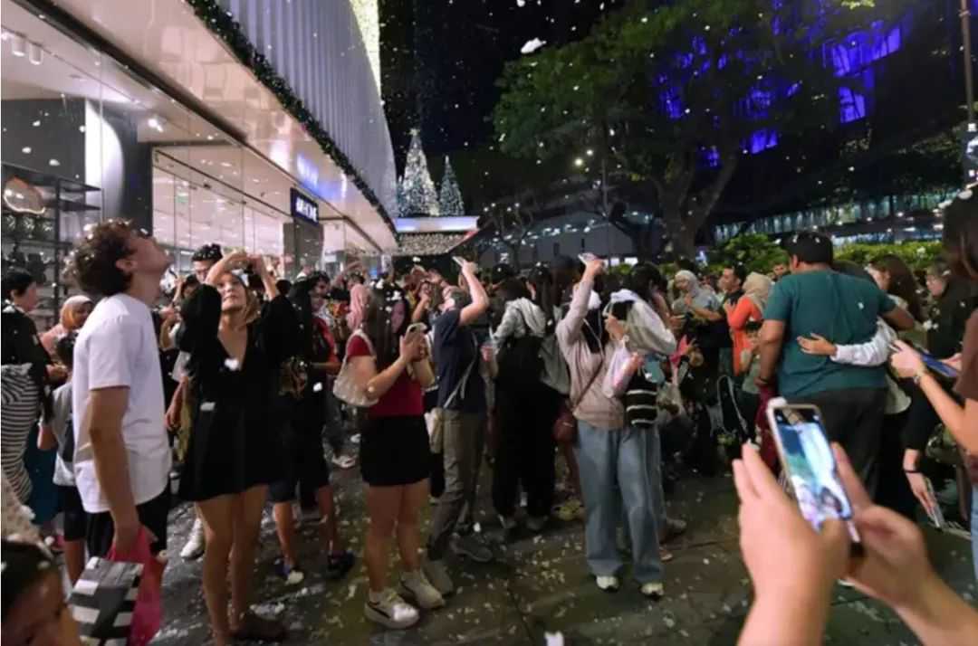 小灯泡卖出10万+，东南亚卖家笑称“圣诞就是我们的流量密码”
