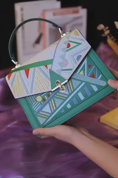 初创就敢定位轻奢？两个老外把中国刺绣包包火到了中东！