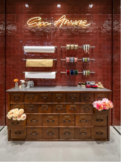 0到44亿人民币，俘获众多富人明星，这个DTC品牌的成功逻辑看懂了吗？