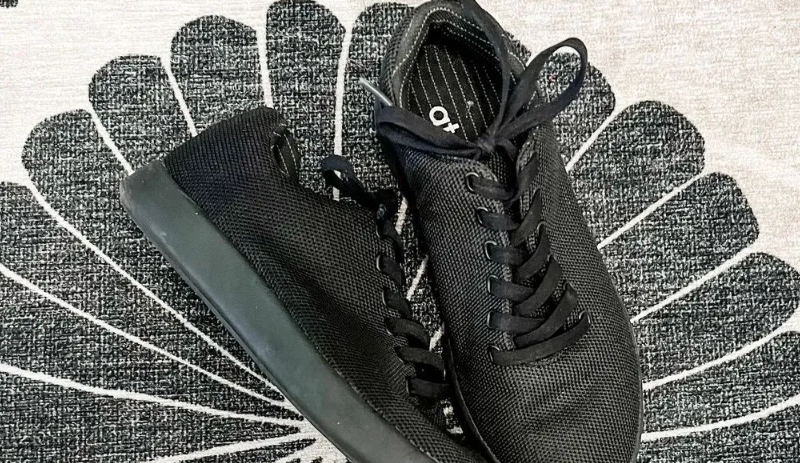 拍一发三，Atoms靠两双基本款卖出1200万美金？