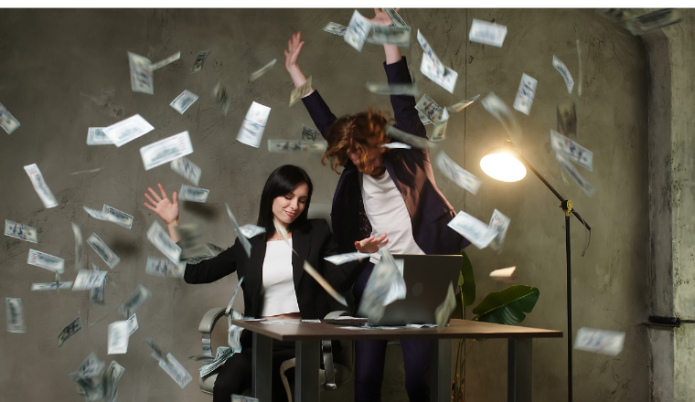 他从50亿大厂离职，仅3年成为10亿级出海大卖