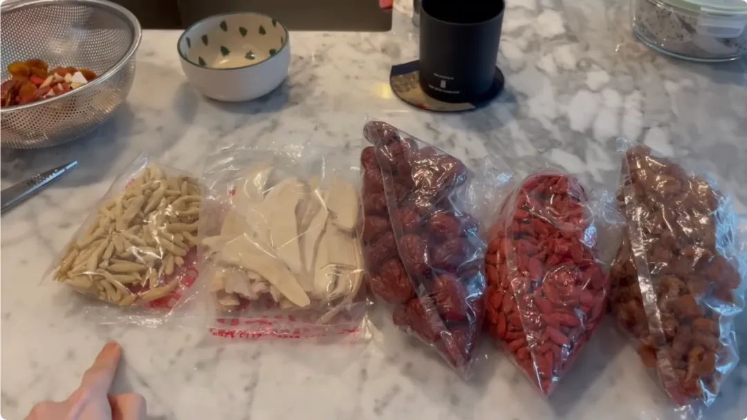 用中药治疗痛经，湖南华裔创立的品牌Elixhealing月入30万美元