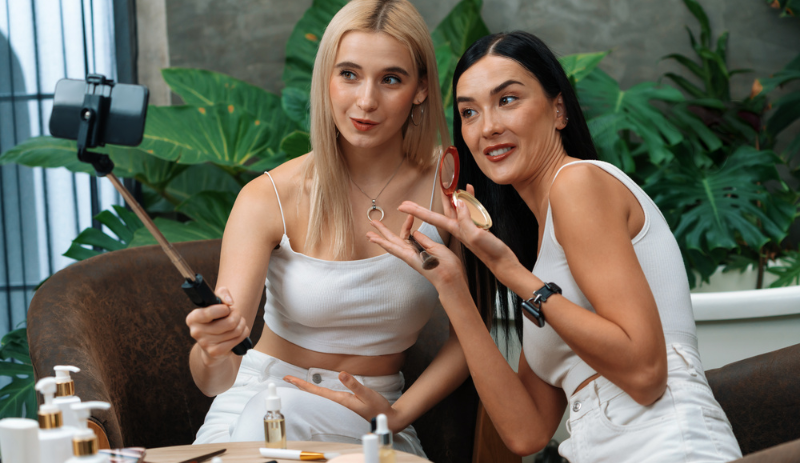 HaiMa红人营销|年收千万美金！中国女孩用“假花”收割海外婚庆市场！