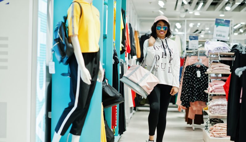 靠合作当地红人悄咪发财的国产运动服饰品牌们！