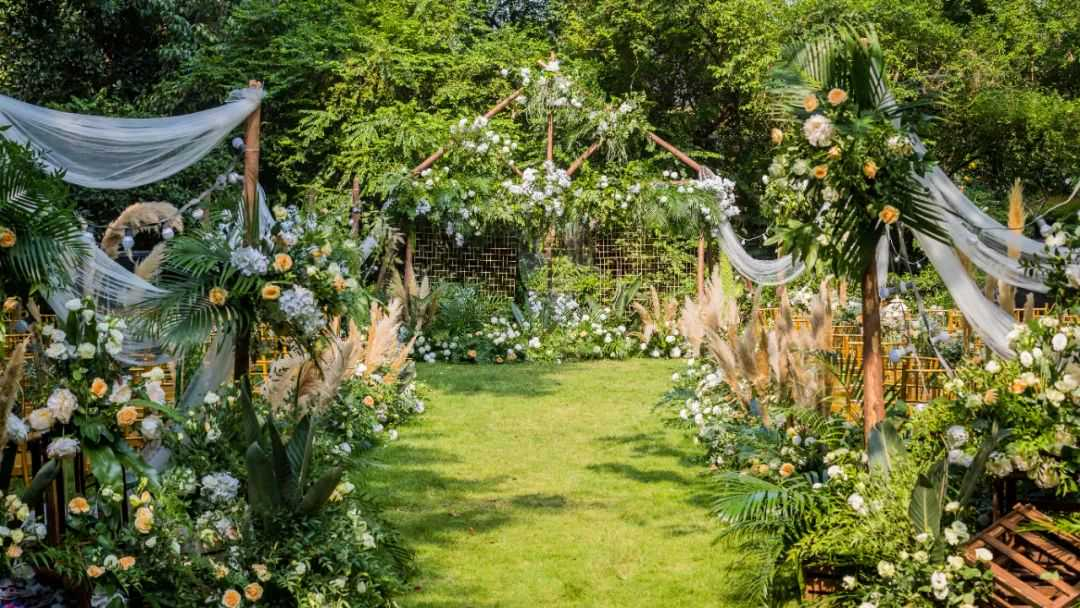 中国姑娘靠假花征服海外！年入1100万美金的"不凋谢"生意经