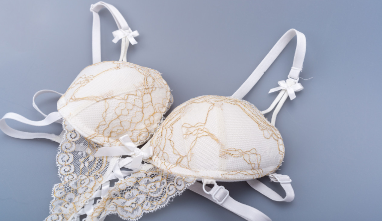 从幕后到台前，情趣内衣的“成人礼”