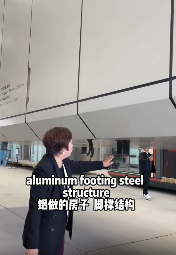 塑料英语反向输出！东北大姐靠‘魔性口音’在TikTok日销20万美金，老外直呼上头