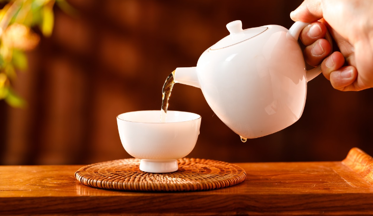 80后混血美女，把中国茶做成美国爆款！2年爆卖2500万美元