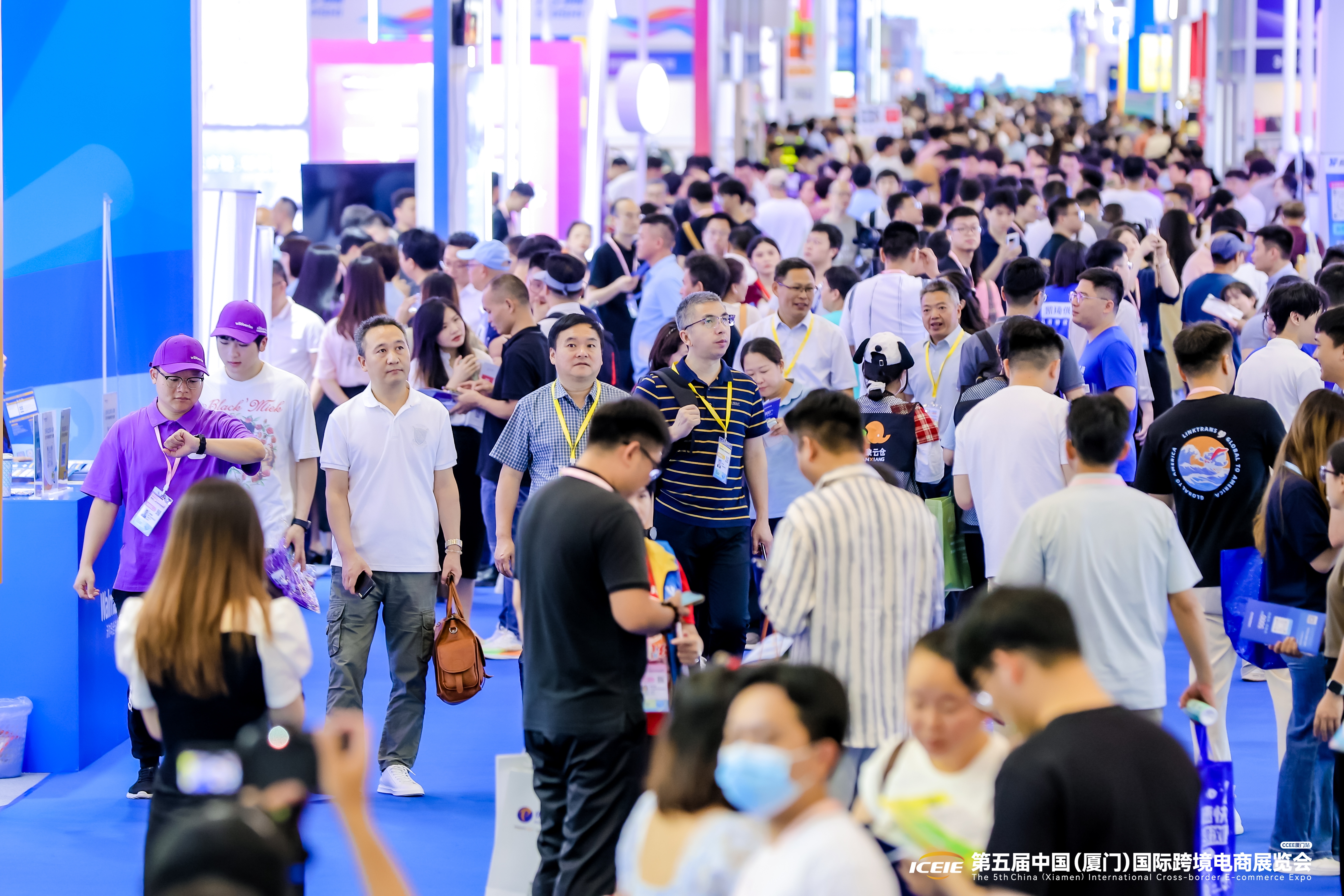 爆了!连续五年参加中跨展,易鲸多元支付解决方案火热出圈