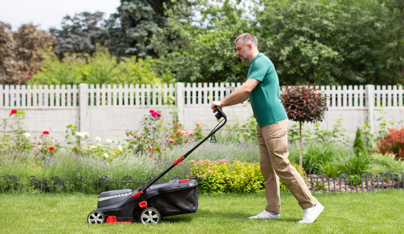 前云鲸高管卖割草机，赚千万美金！
