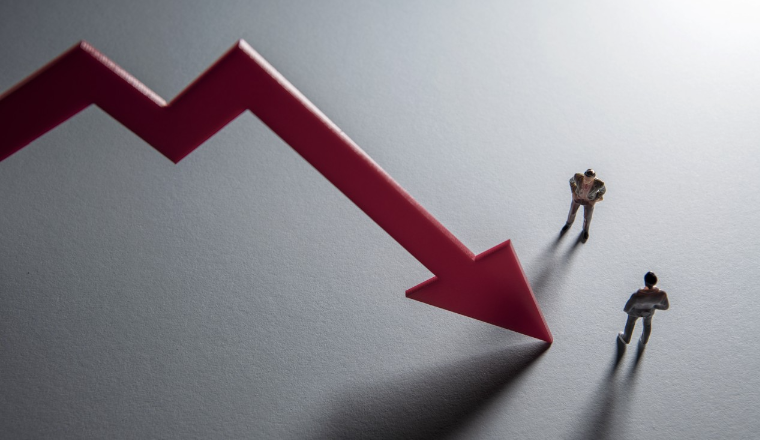 营收创新高，净利遭“腰斩”！石头科技怎么了