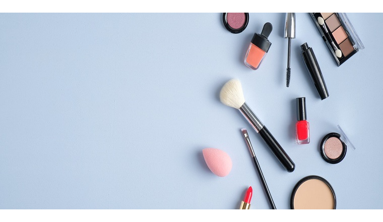 美妆卷到爆，他们却能年增20%！亚马逊大卖的8个差异化打法教你破局