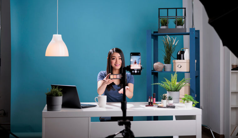 头部摄影器材出海品牌Ulanzi、Neewer、SmallRig合作红人盘点