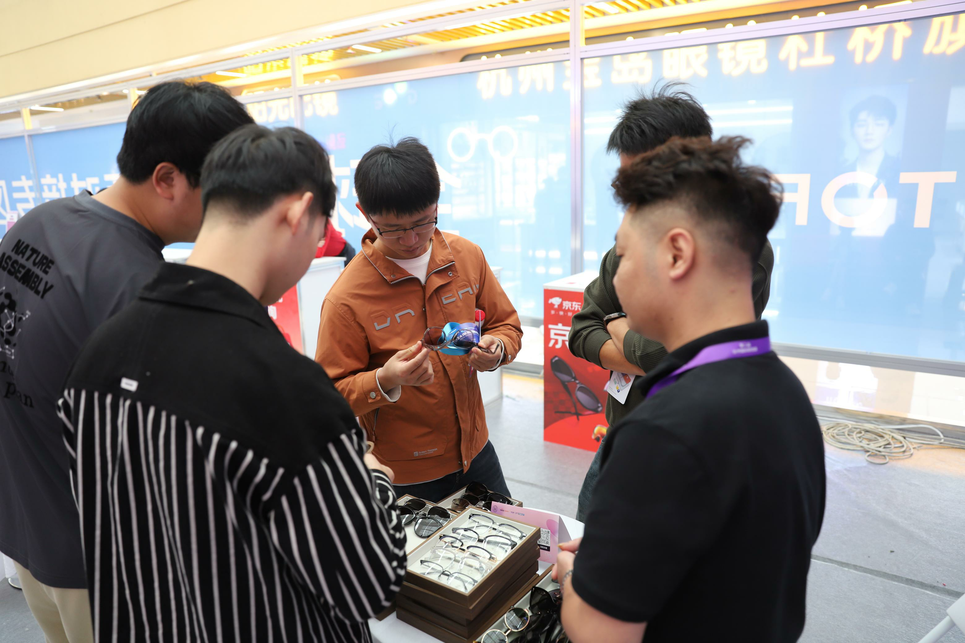 年产值超70亿元！台州如何靠“快反+定制”精准卡位千亿眼镜市场