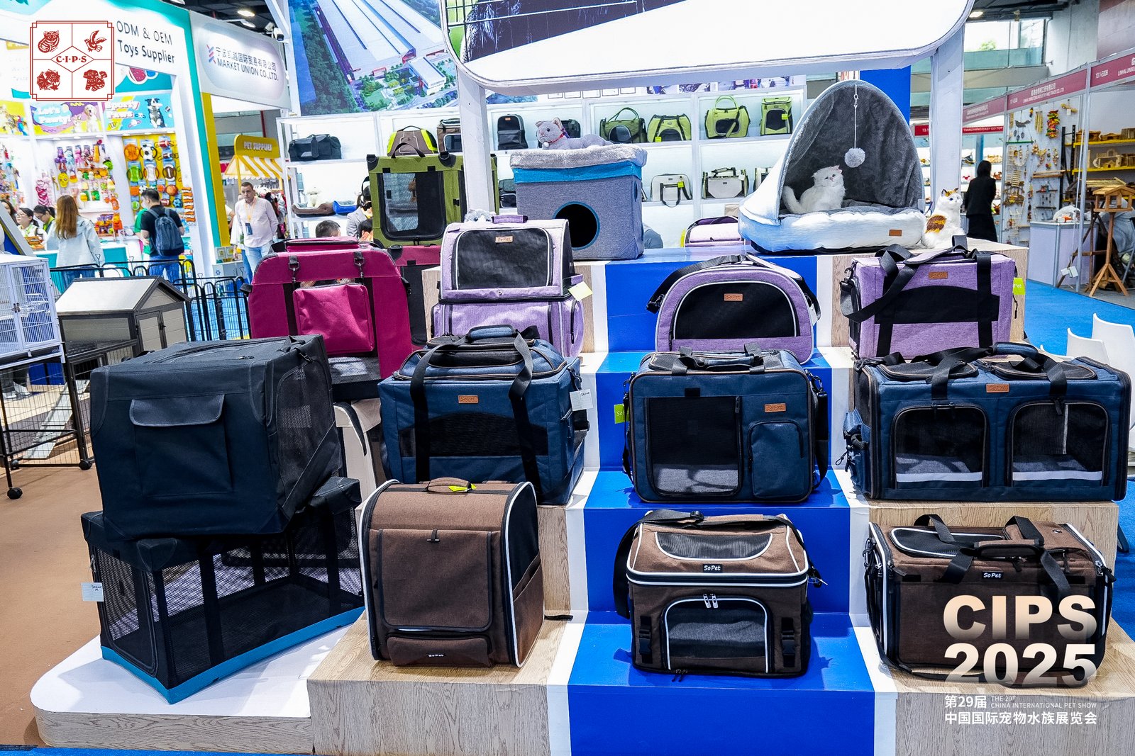 智能项圈占六成,车载座椅破32亿!揭秘宠物经济七大高增长赛道