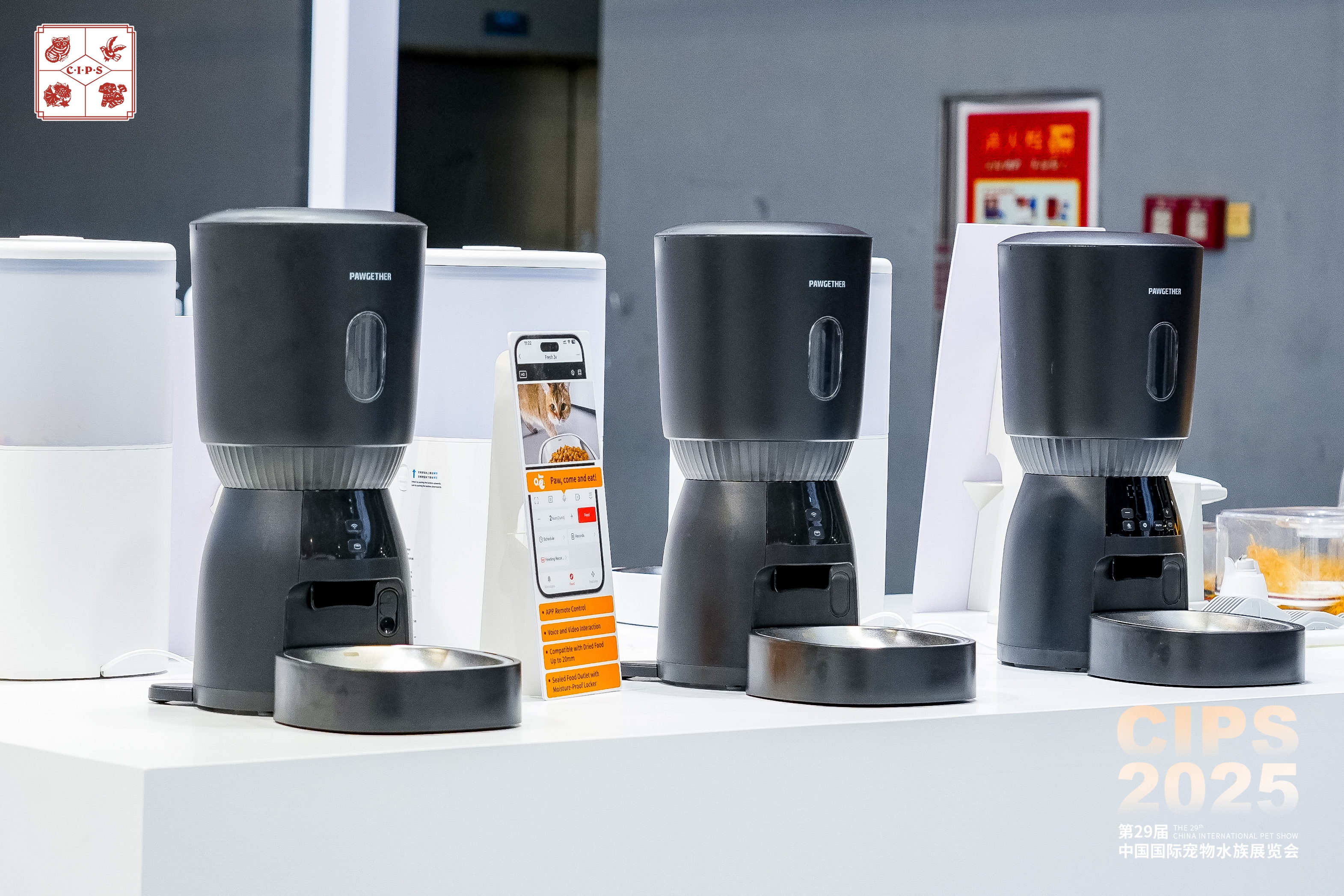 智能项圈占六成,车载座椅破32亿!揭秘宠物经济七大高增长赛道