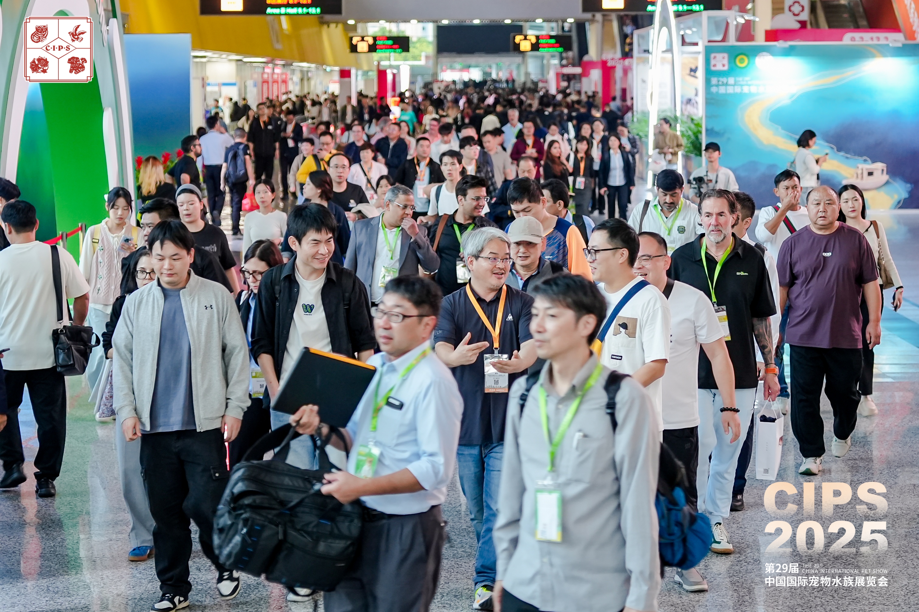 智能项圈占六成,车载座椅破32亿!揭秘宠物经济七大高增长赛道